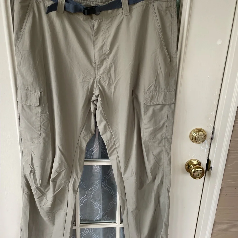 Columbia Cargo Pants Men’s 40x32 Omni-Shield Beige Hiking Utility